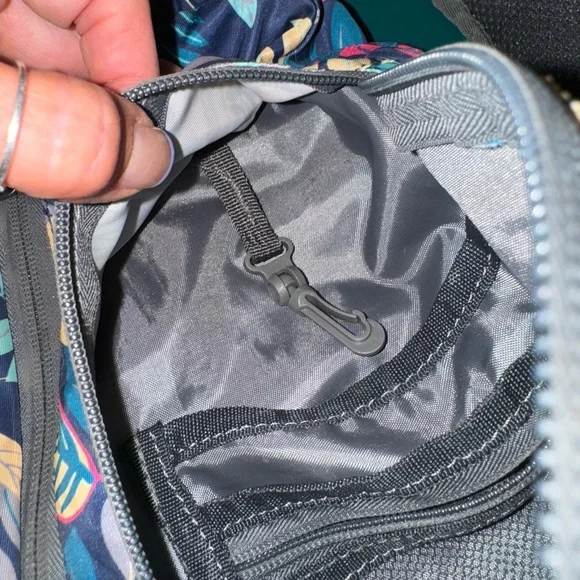 Waterproof Sling Travel Bag - Picture 5 of 9